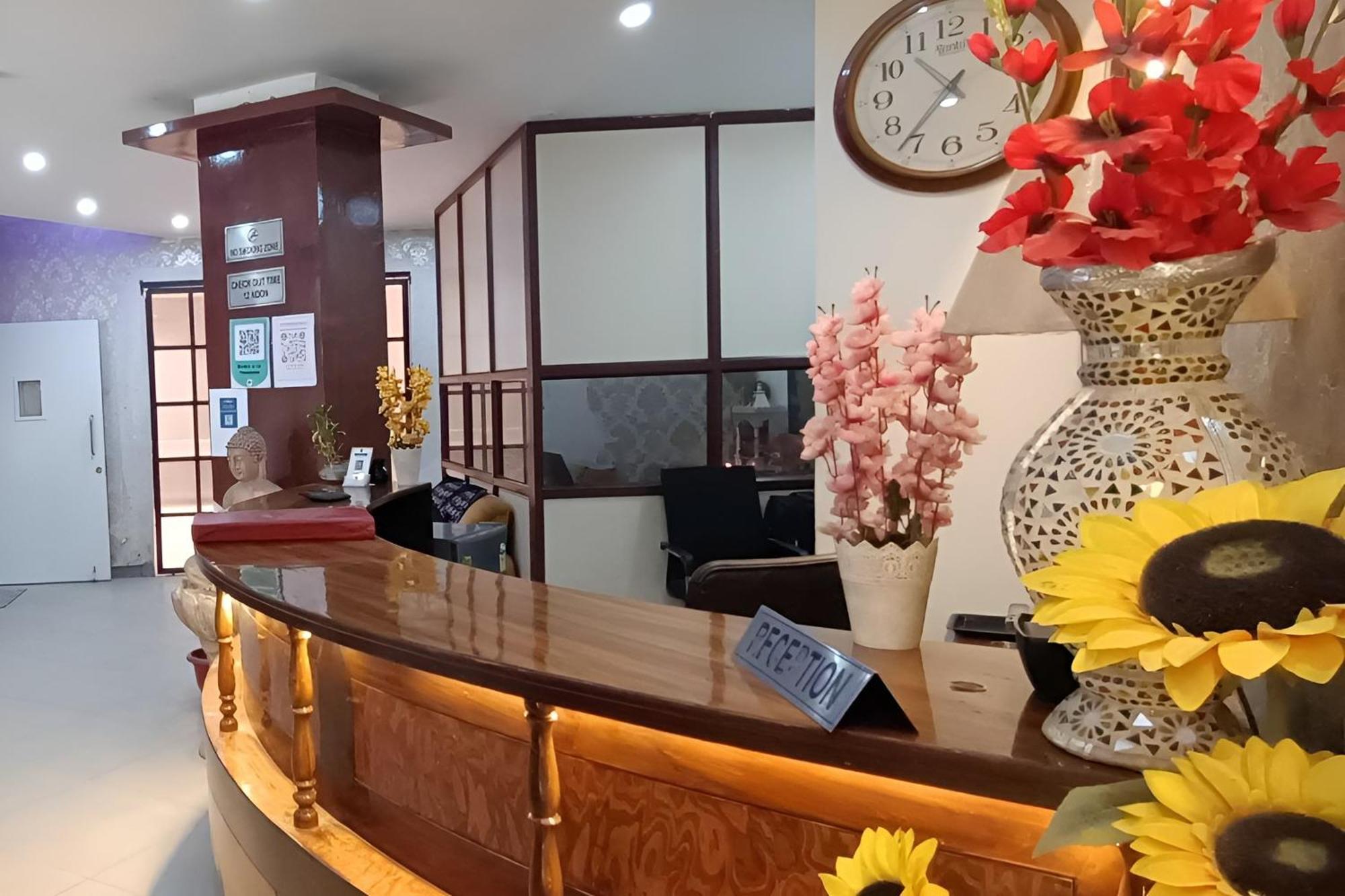 Hotel Global Inn By Quality Inn Nova Deli Exterior foto